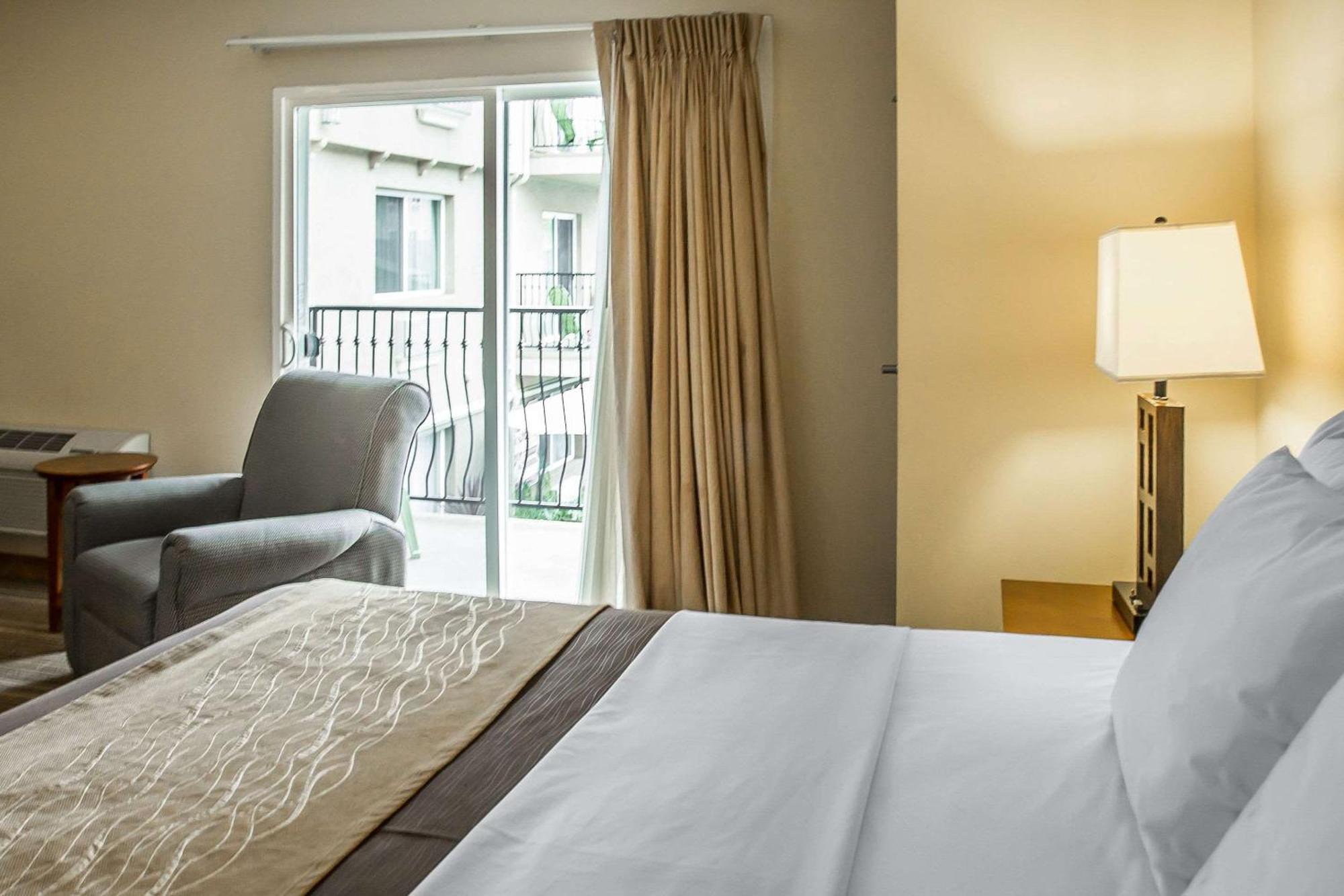 Inn Comfort Cockatoo Near Lax Airport 2*
