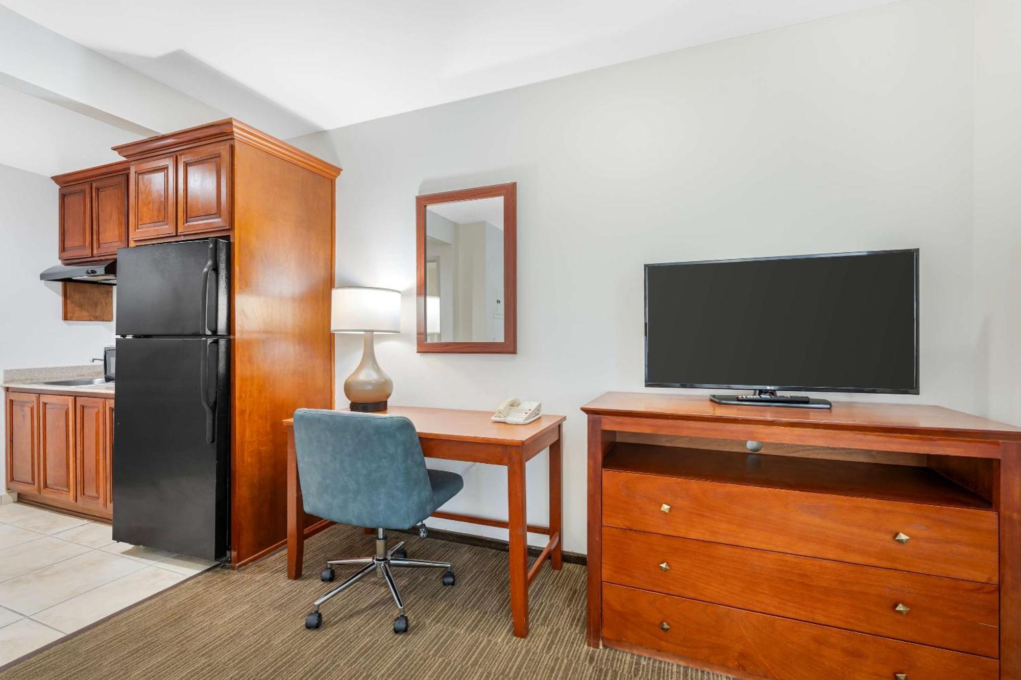 Inn Comfort Cockatoo Near Lax Airport